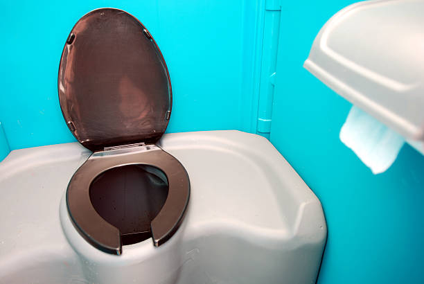 Best Porta potty delivery and setup  in Emmetsburg, IA